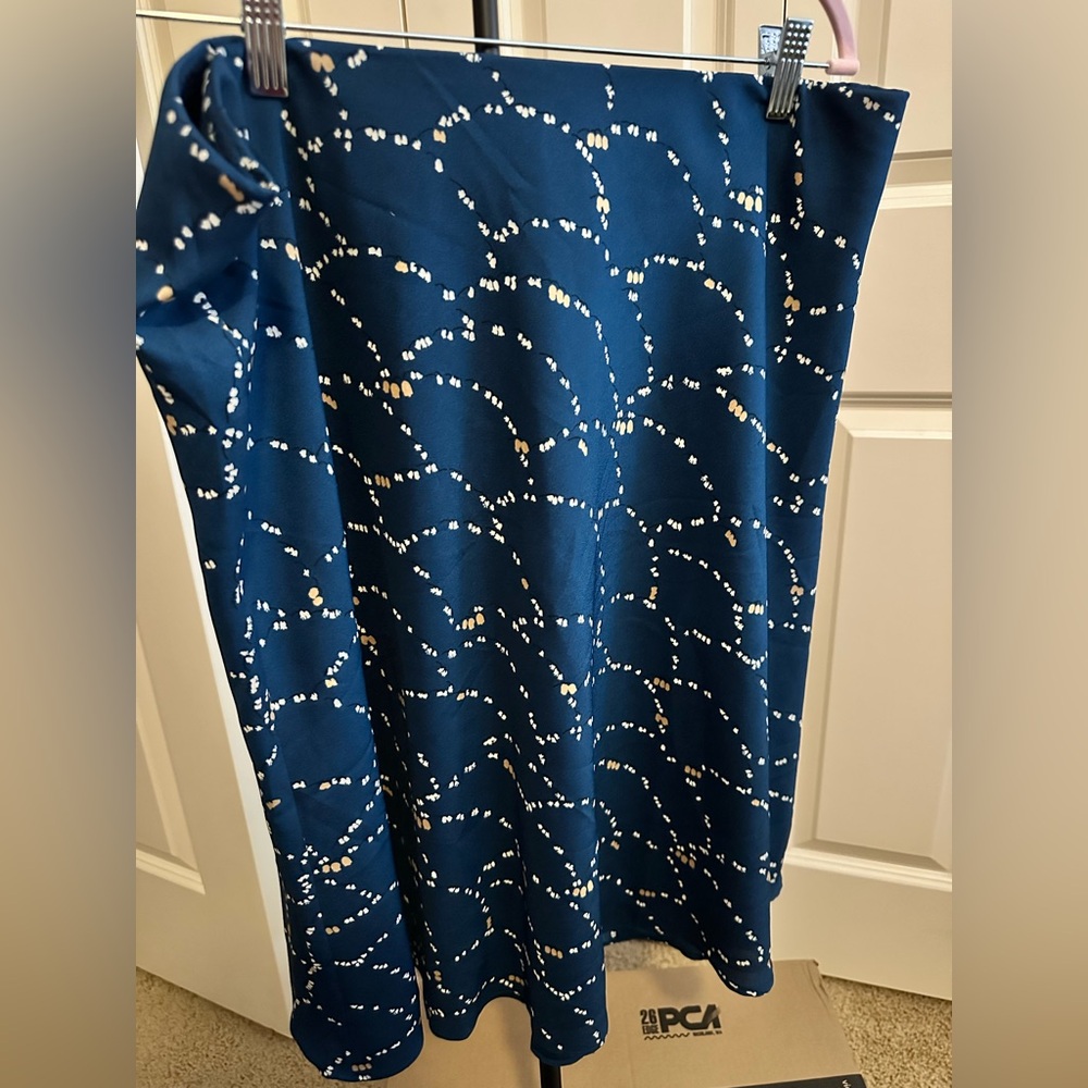 Ann Taylor Navy A-Line Skirt with White and Gold Pattern